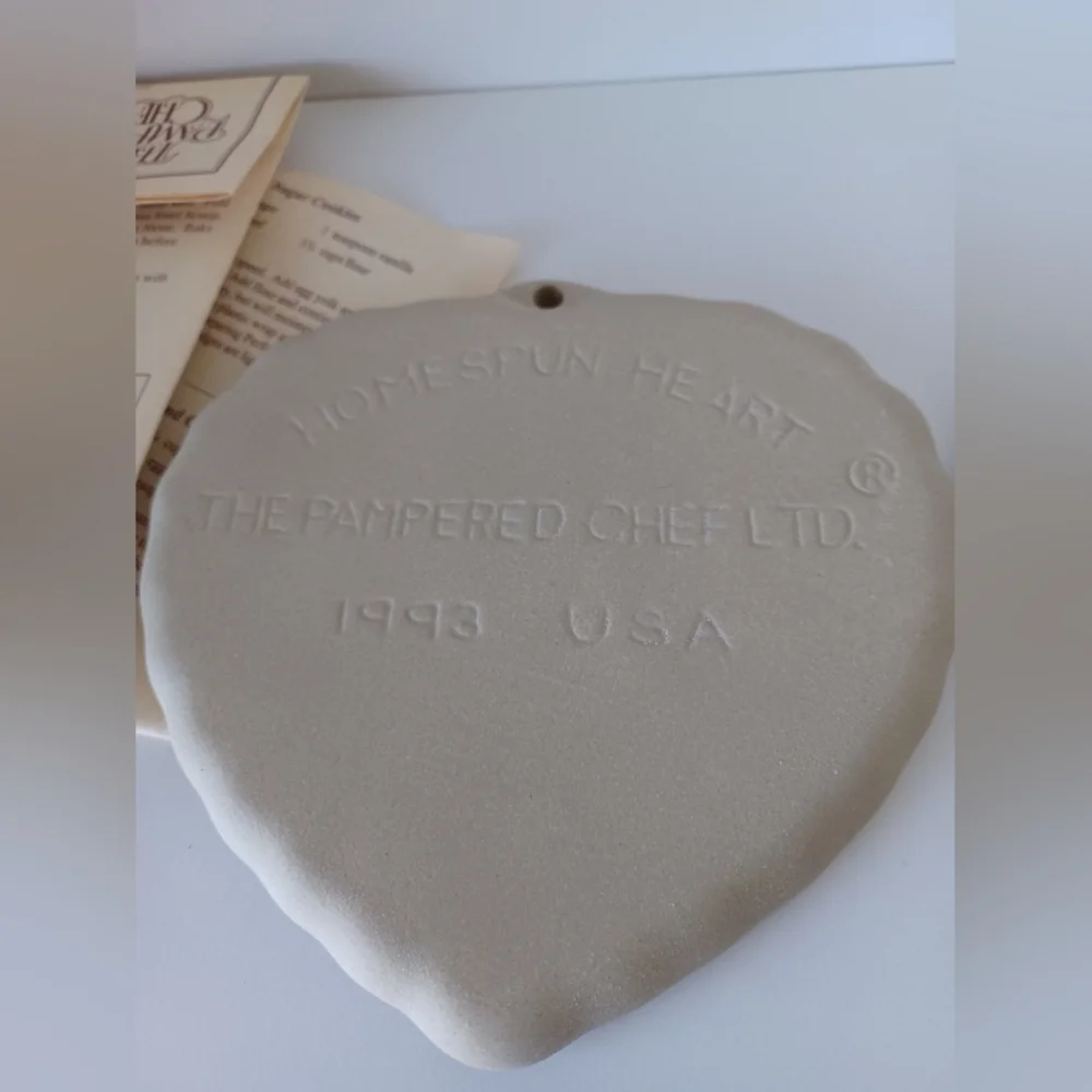 Vintage Two Round Up From The Heart Homespun Heart‎ Pampered Chef Cookie Cutters